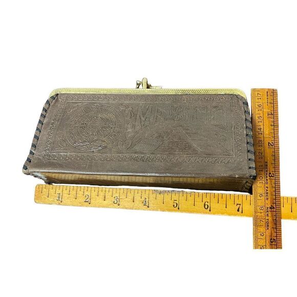 Vintage leather Mexican snap close coin purse clutch in brown tooled leather 195 - Picture 6 of 7